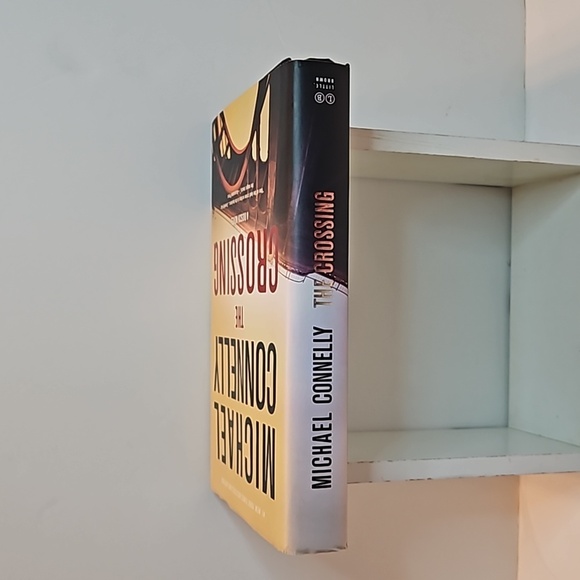 Michael Connelly The Crossing A Bosch Novel 1st Edt. 2015 Hardcover Little Brown - Picture 17 of 17